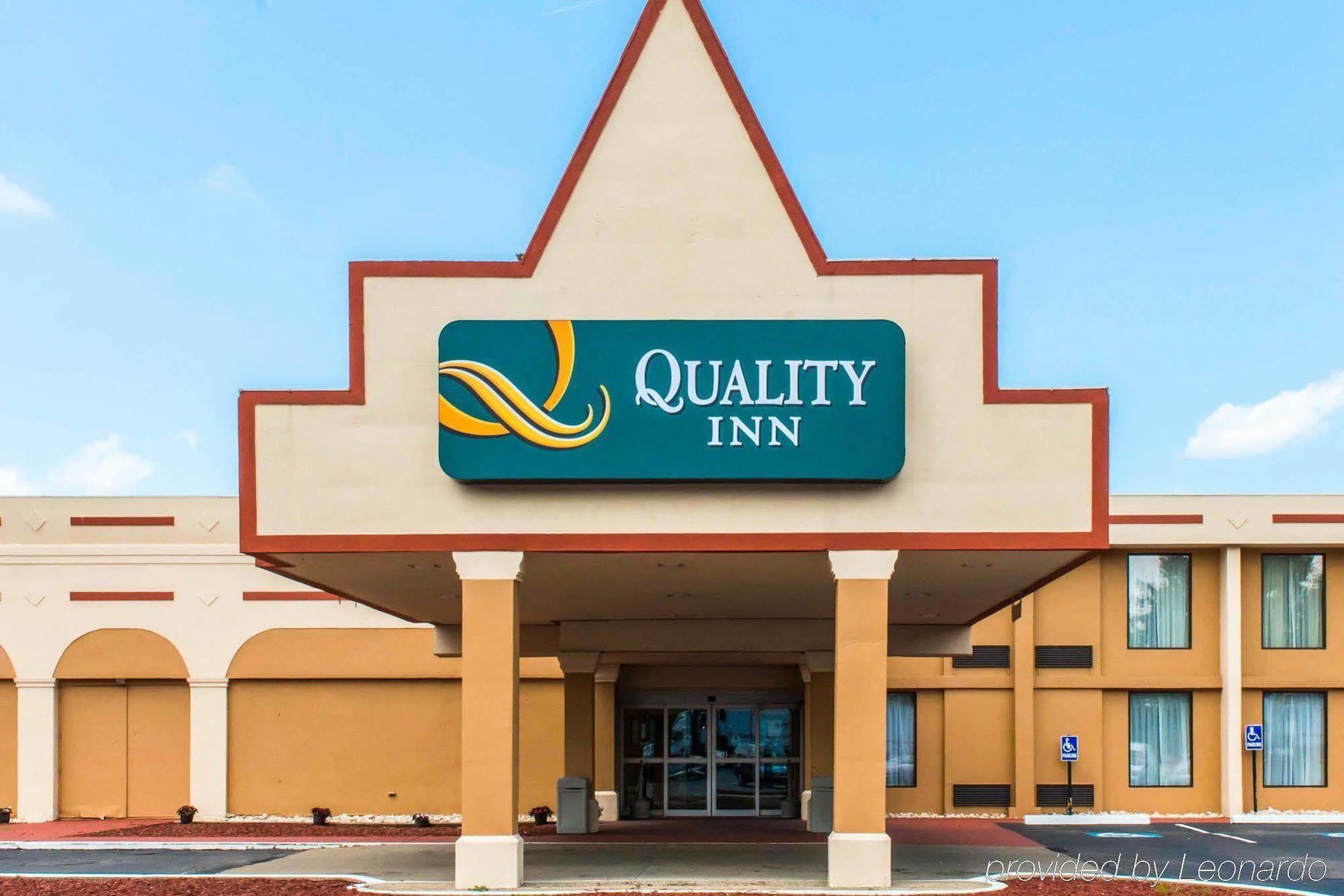 Quality Inn New Kensington Экстерьер фото