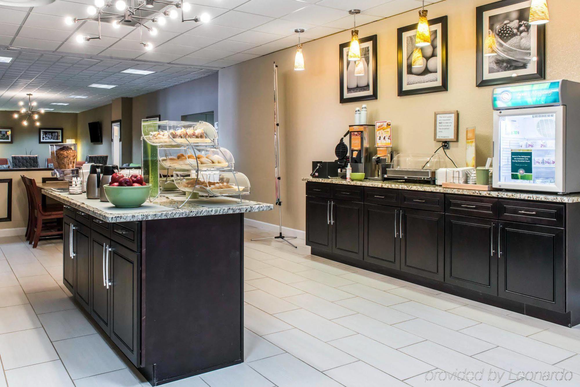 Quality Inn New Kensington Экстерьер фото