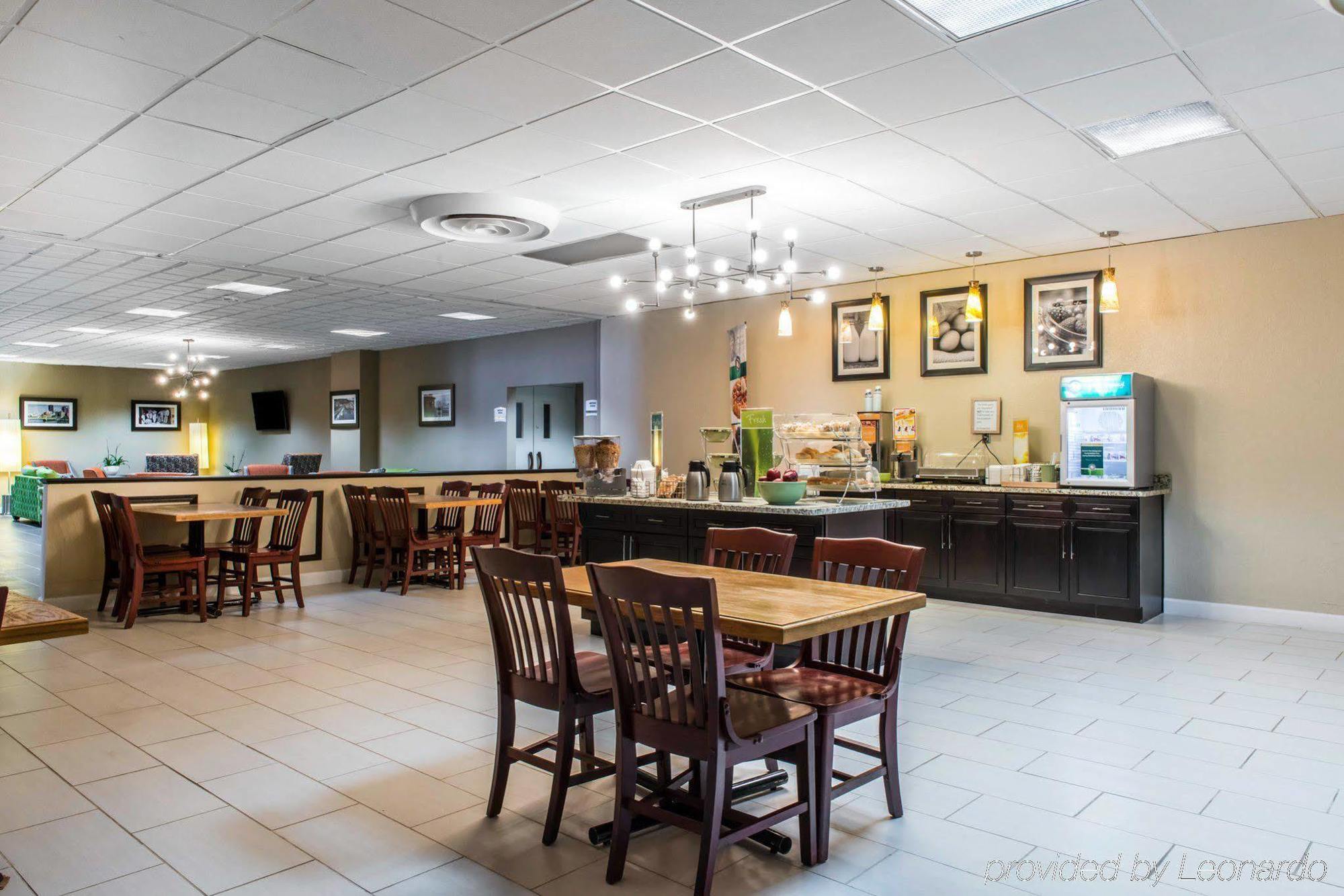 Quality Inn New Kensington Экстерьер фото