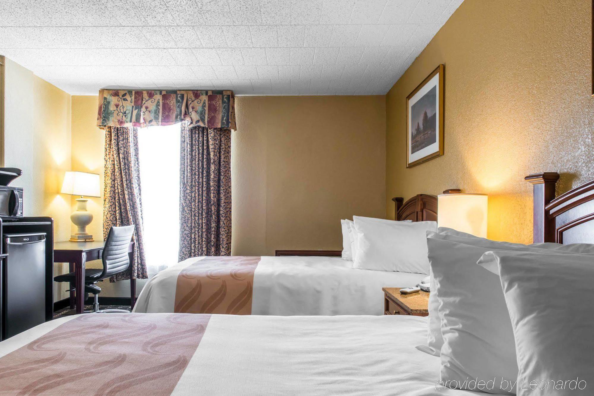 Quality Inn New Kensington Экстерьер фото