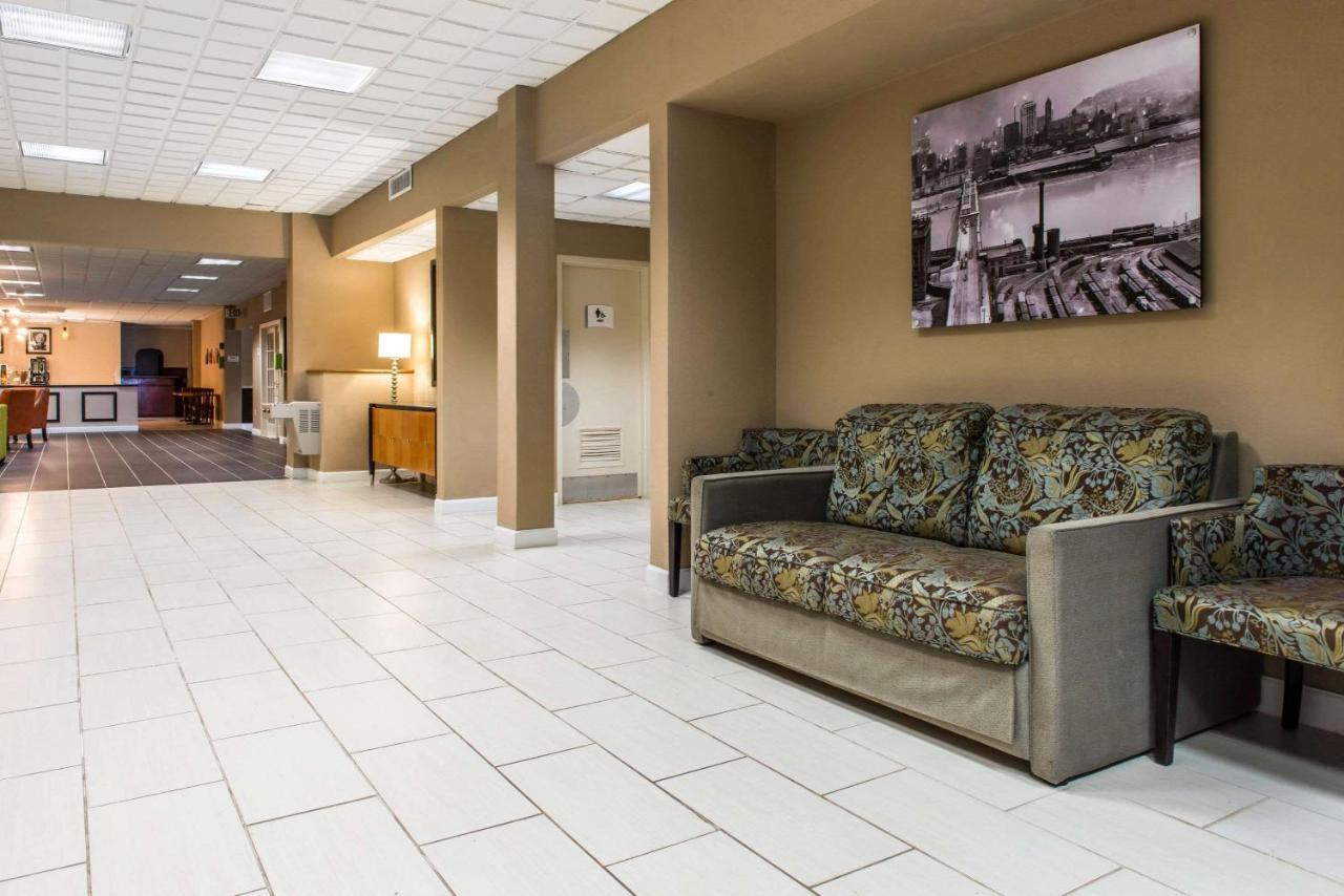 Quality Inn New Kensington Экстерьер фото